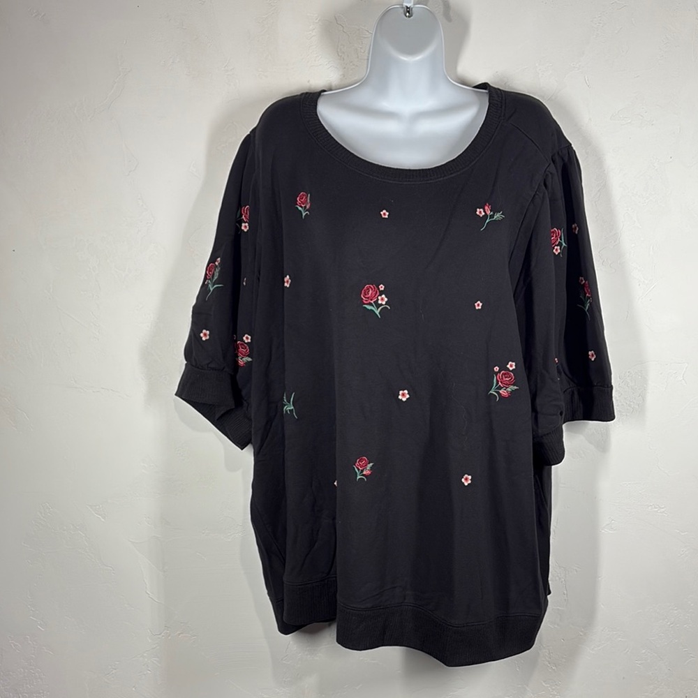 Knox Rose Floral Embroidered Black Short Sleeve Sweatshirt size 4X